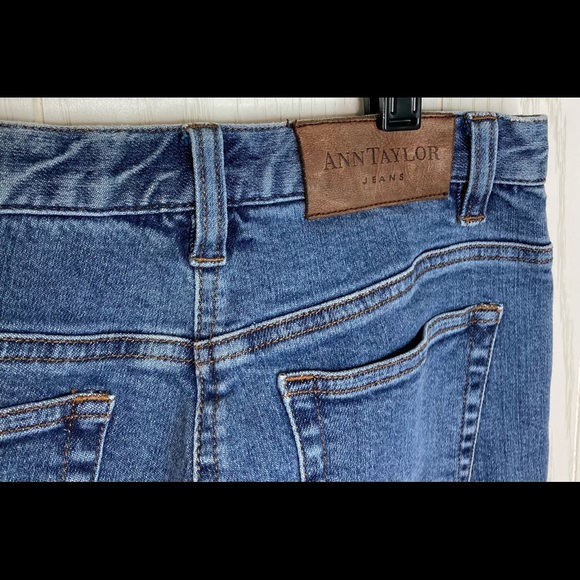 Ann Taylor Straight Leg Jeans Size 4 - Picture 4 of 6
